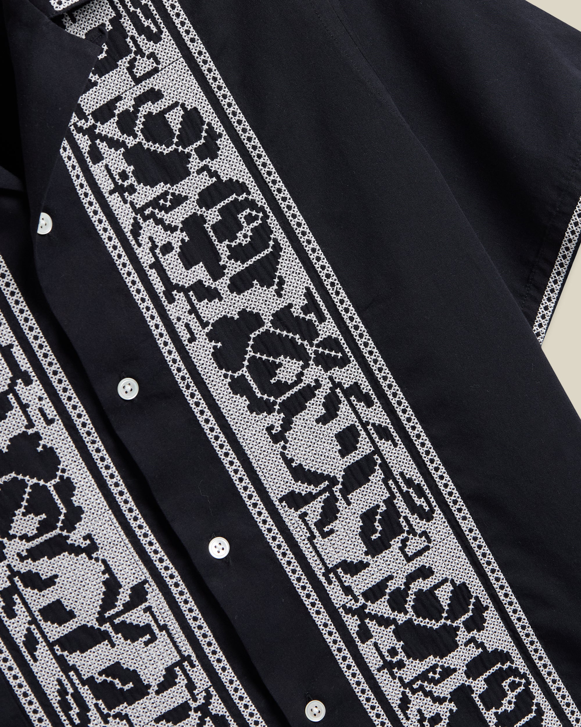 CROSS STITCH - BLACK - Image 3